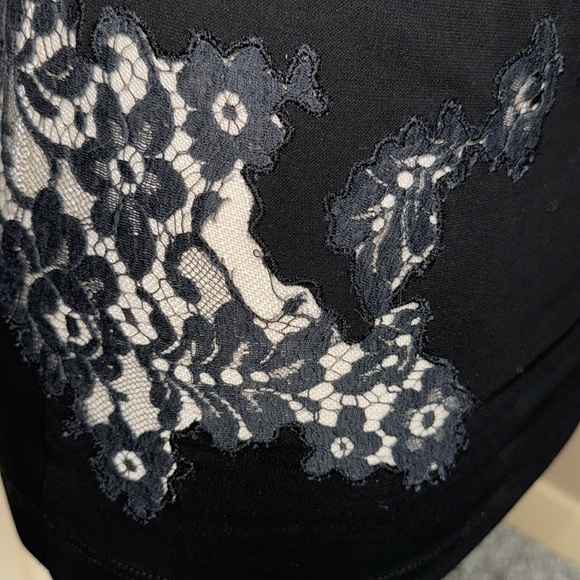 Dolce & Gabbana Sleeveless Blouse w/ Lace Inset - Picture 5 of 10